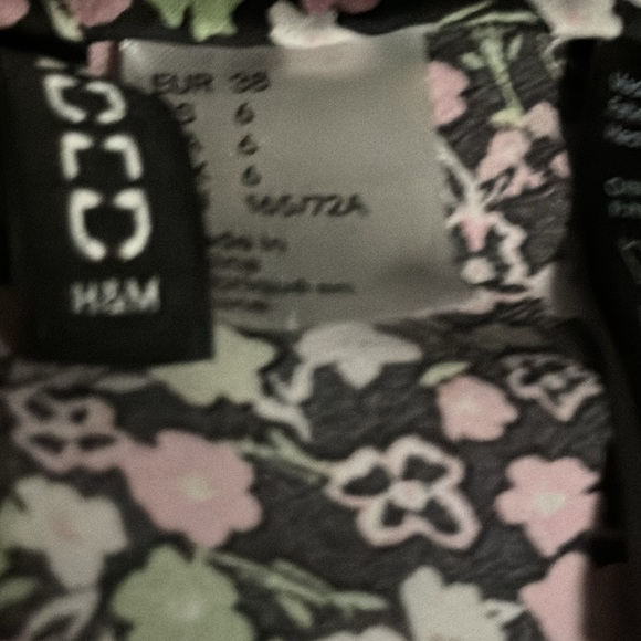 EUC H&M Floral black Lace Maxi Skirt SZ 6 waist flat 14” length 34” - Picture 5 of 5